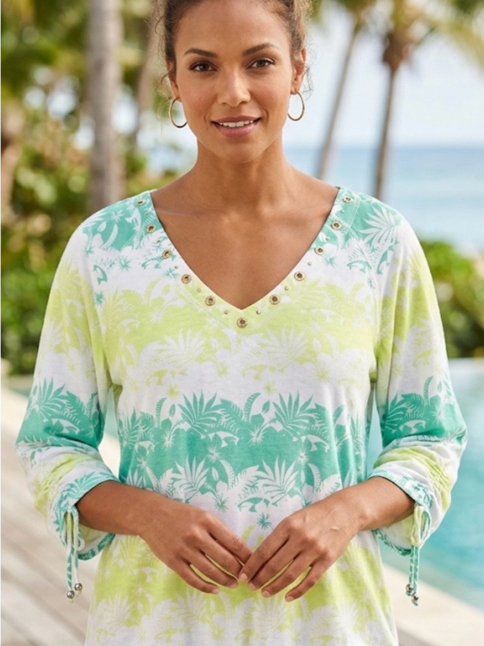 Plus size 1X hearts of palm Tropical V-Neck Pullover Top in Mint & Lime